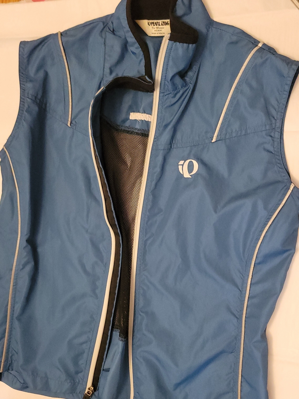Pearl Izumi Women's Blue Lightweight Wind Vest